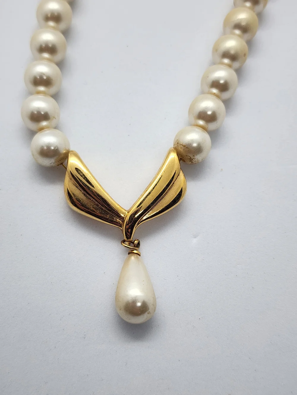 Vintage Signed Napier Faux Pearl Necklace with Gold Tone V Accent & Teardrop Pen